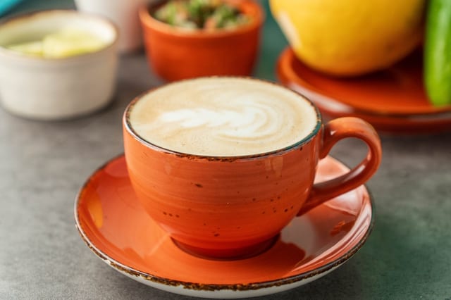 CAFE CON LECHE